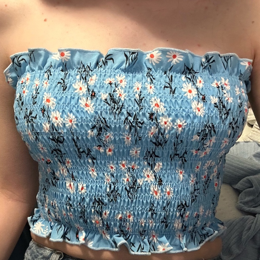 3/$15 | Ruffled Blue Floral tube top